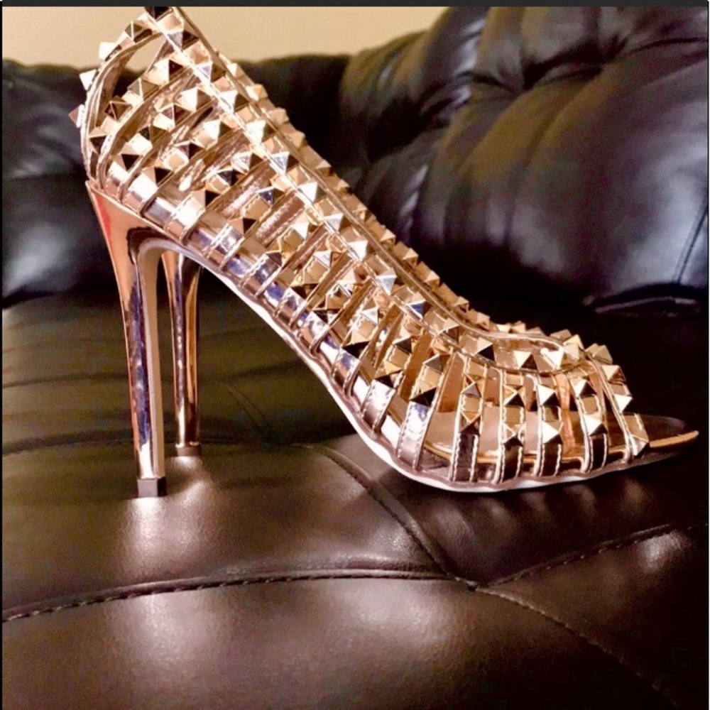Vigo Fiore Gold Studded Heels NWB!
